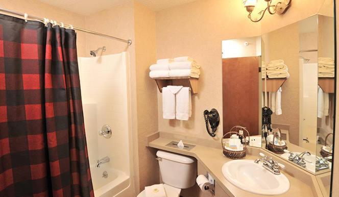 Boarders Inn & Suites By Cobblestone Hotels In Waukon Ngoại thất bức ảnh